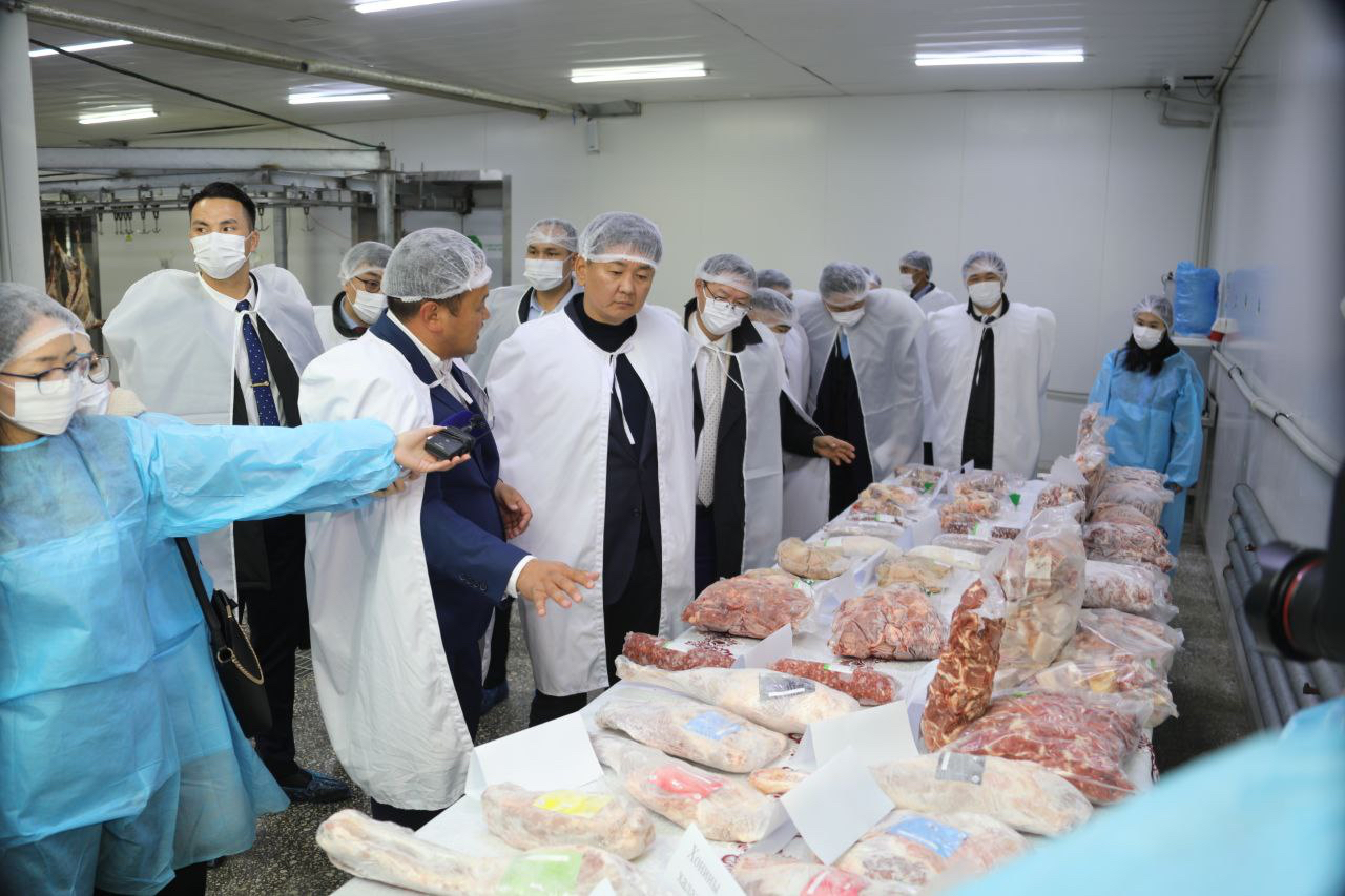 Монгол Улсын Ерөнхийлөгч Ухнаагийн Хүрэлсүх үндэсний үйлдвэрлэгч ...